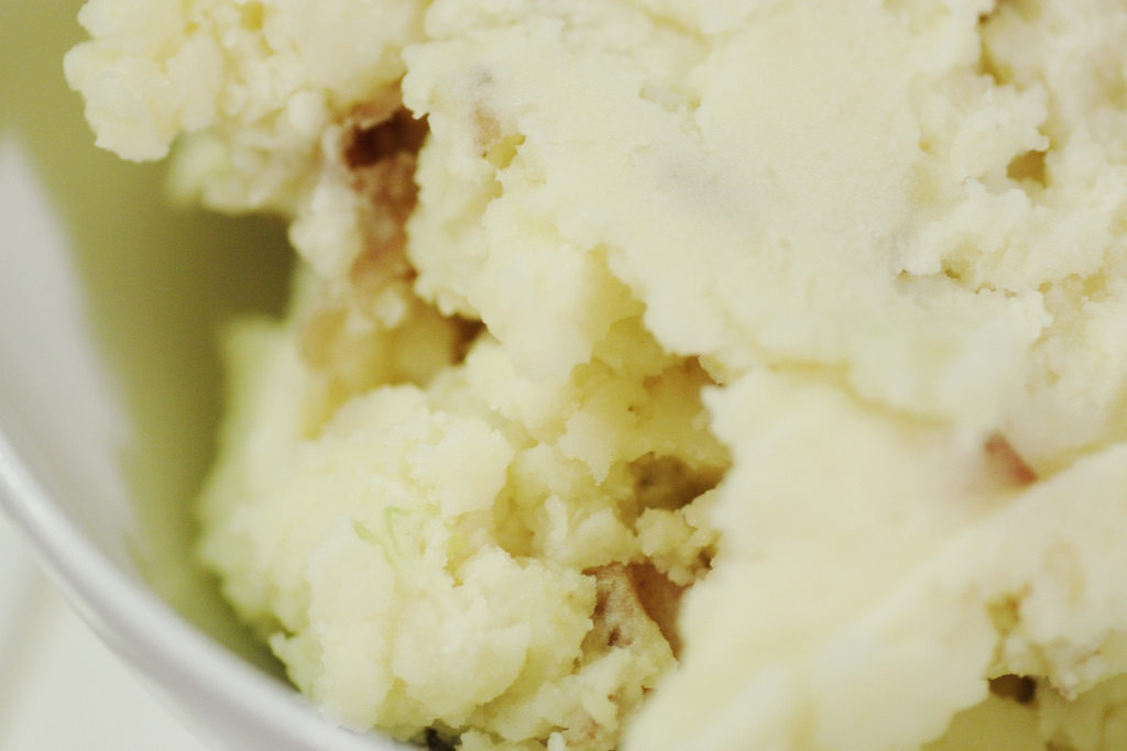 https://thesweetpotato.ca/wp-content/uploads/2018/02/garlic-mashed-potatoes-1024x683.jpg