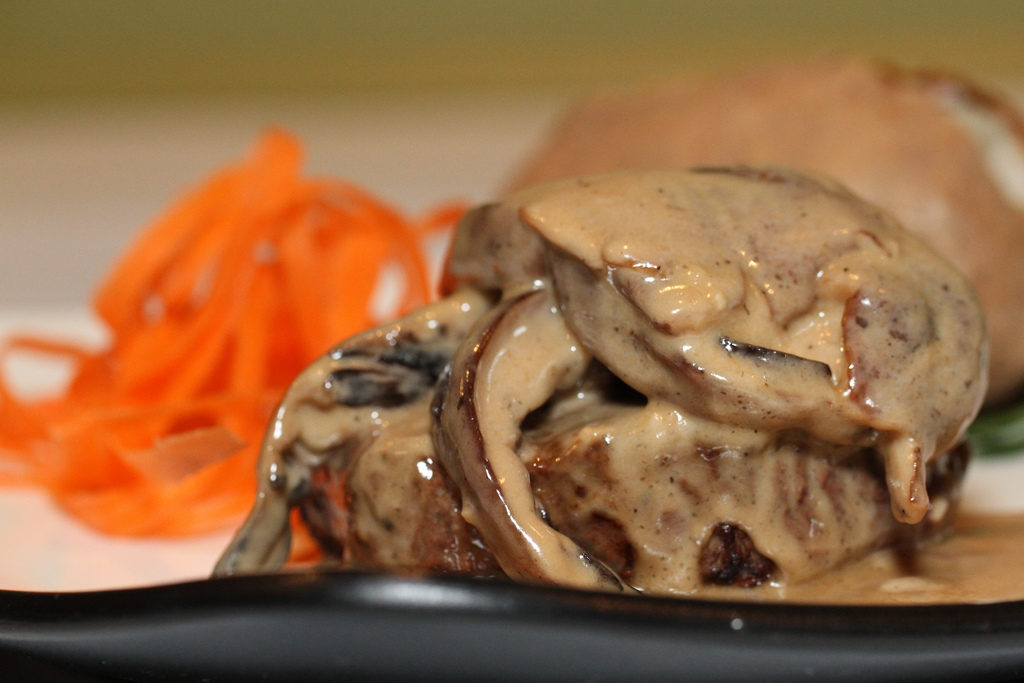 https://thesweetpotato.ca/wp-content/uploads/2018/06/shiitake_gravy-1024x683.jpg