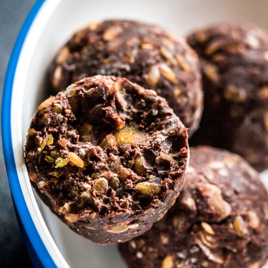 https://thesweetpotato.ca/wp-content/uploads/2018/08/breakfast-energy-balls-1024x1024.jpg