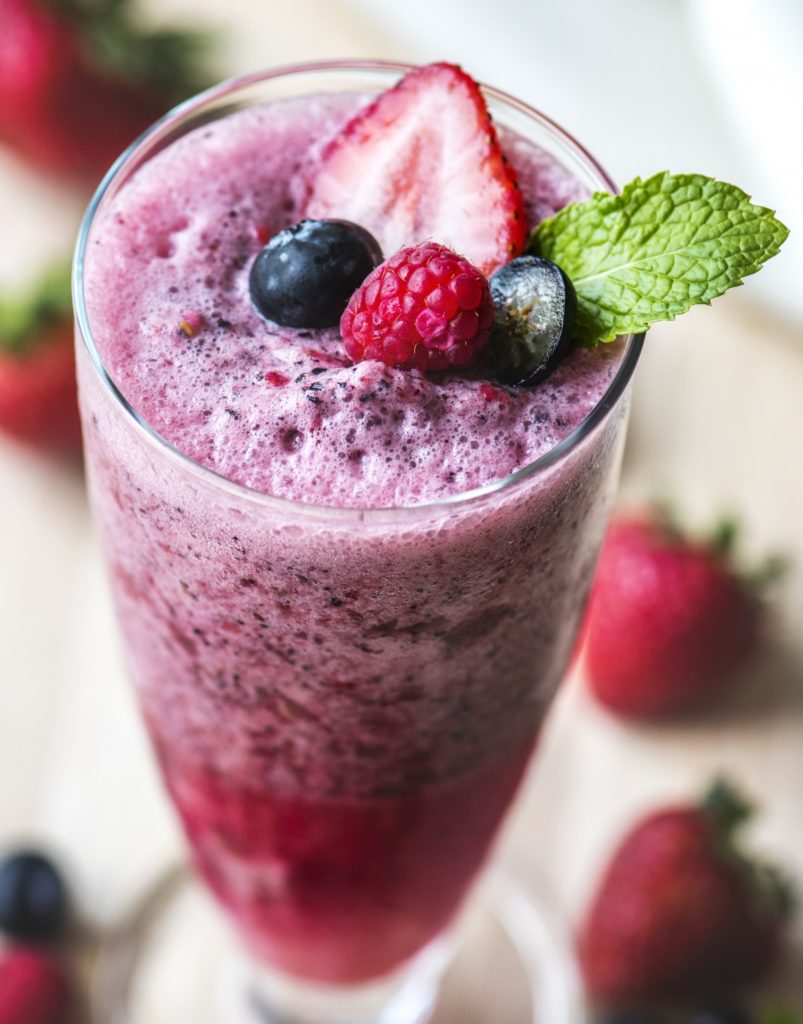 https://thesweetpotato.ca/wp-content/uploads/2019/01/smoothie-recipe-803x1024.jpg
