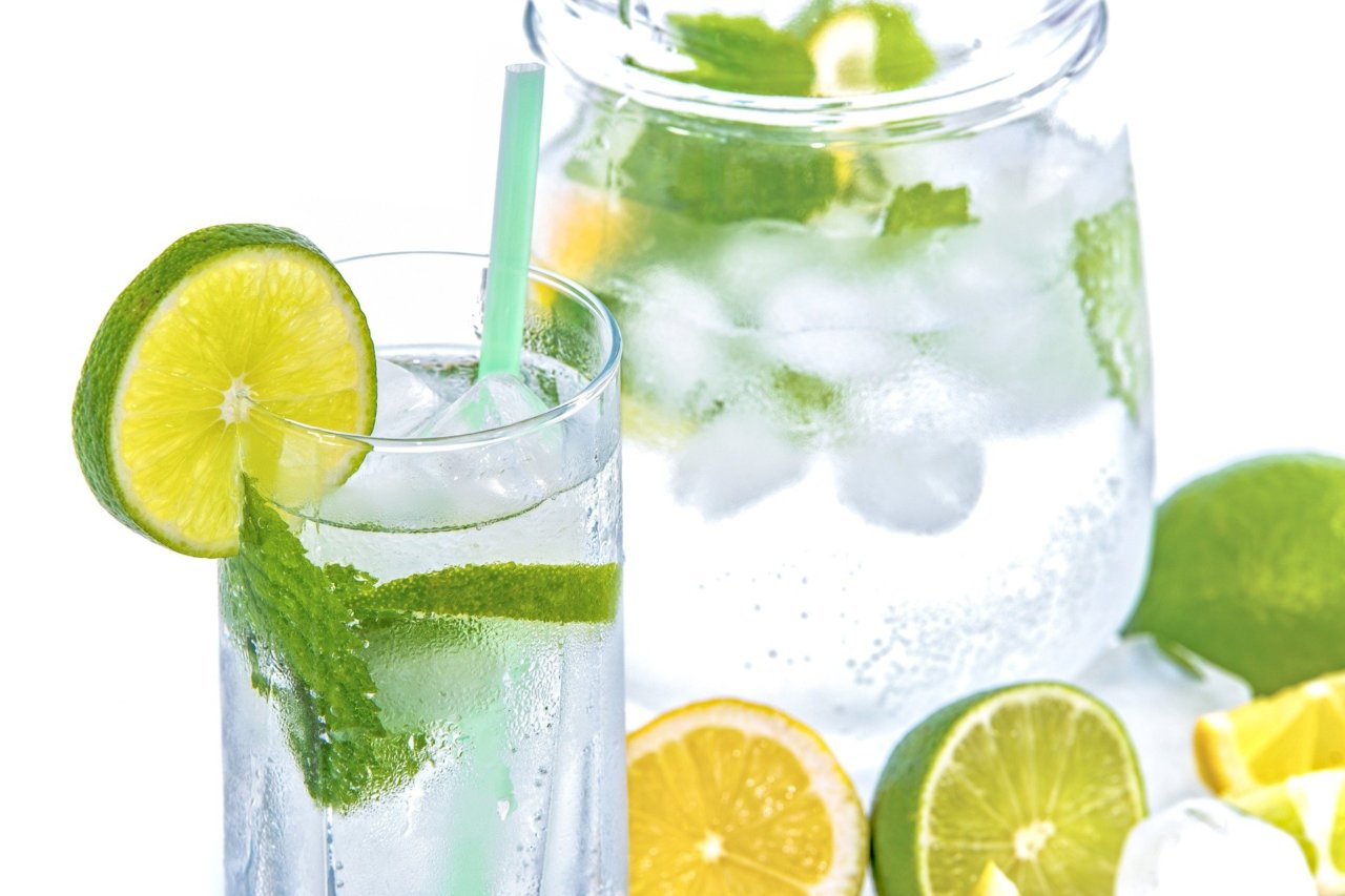 https://thesweetpotato.ca/wp-content/uploads/2020/10/mineral-water-1532300_1920-1280x853.jpg
