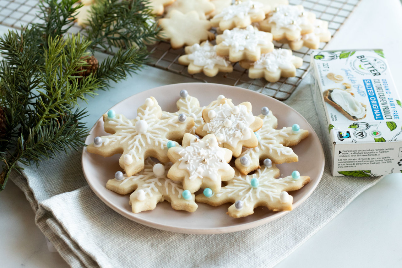 https://thesweetpotato.ca/wp-content/uploads/2020/11/NutsforCheese-Sugar-Butte-Cookies-vegancookies-6-1280x853.jpg