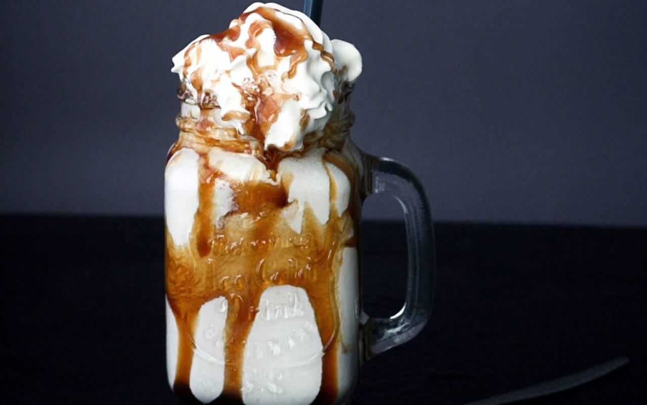 https://thesweetpotato.ca/wp-content/uploads/2021/02/vegan-ice-cream-cocktail-scaled-e1613510473190-1280x802.jpg