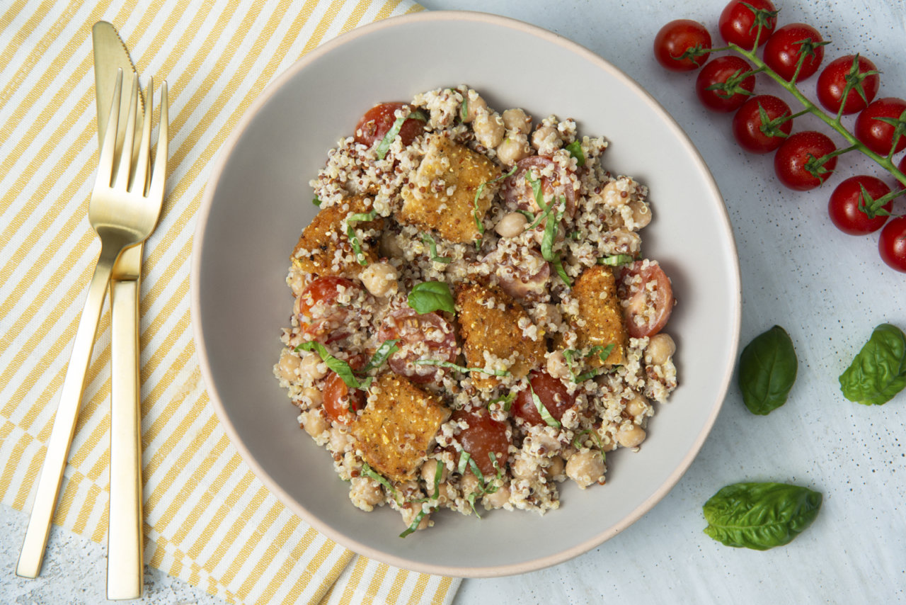 https://thesweetpotato.ca/wp-content/uploads/2021/04/Lemon-Tahini-Quinoa-Salad-w-Chickn-Tenders-027_0-1280x854.jpg