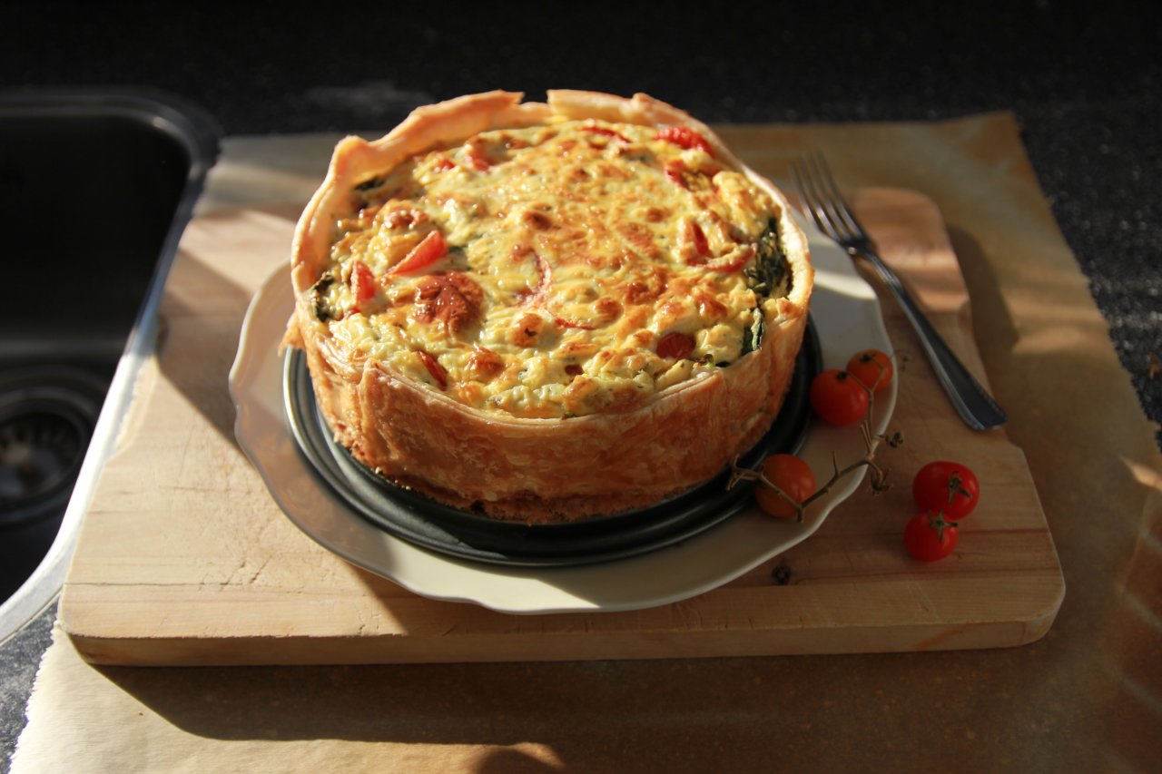 https://thesweetpotato.ca/wp-content/uploads/2021/12/Nuts_For_Cheese_Vegan-Quiche-1280x853.jpg